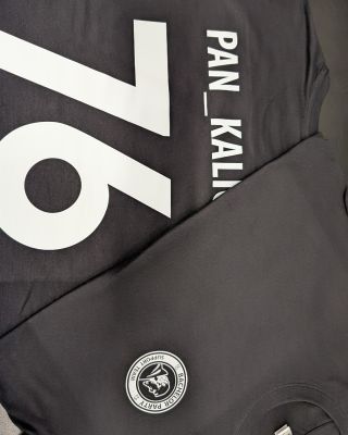 🍻👕 Rozlučka bez originálních triček? To snad ne! Tady je jasně vidět, že tahle parta jede #TeamZenich naplno – jméno,...